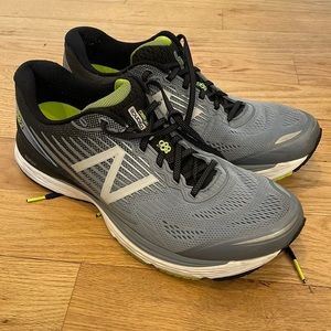 Mens New Balance 880 running shoe